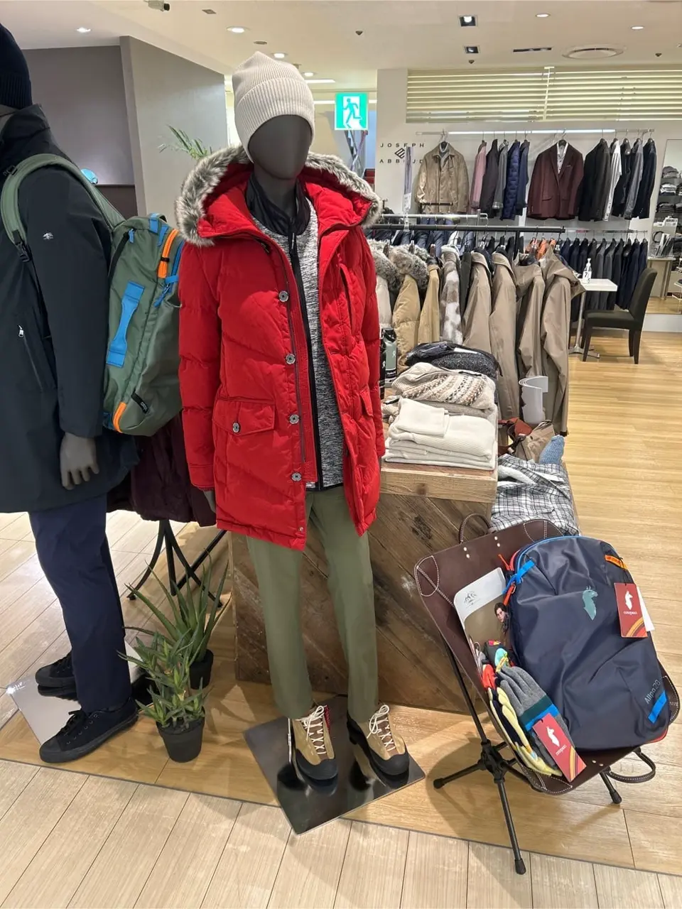 JOSEPH ABBOUD MOUNTAIN YANO コーディネート画像