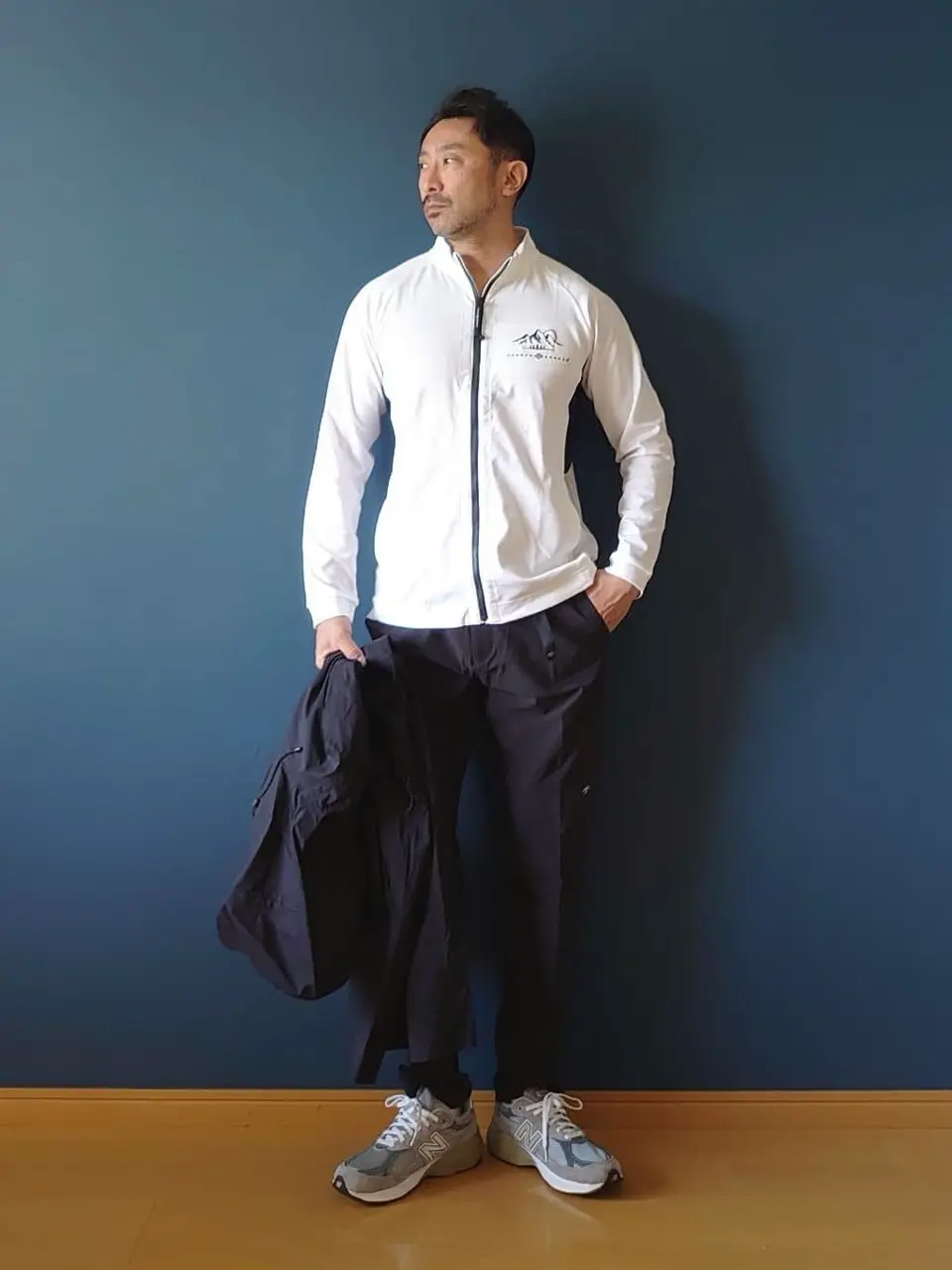 JOSEPH ABBOUD MOUNTAIN 安東 コーディネート画像