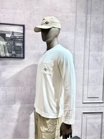 JOSEPH ABBOUD MOUNTAIN 二澤 コーディネート画像