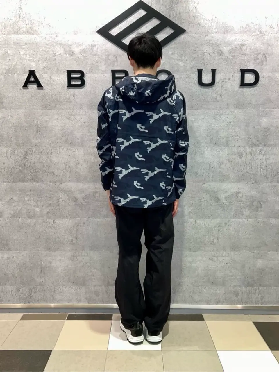 JOSEPH ABBOUD MOUNTAIN 足立 コーディネート画像