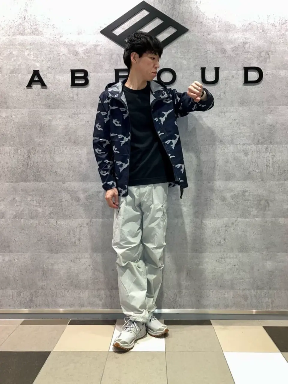 JOSEPH ABBOUD MOUNTAIN 足立 コーディネート画像