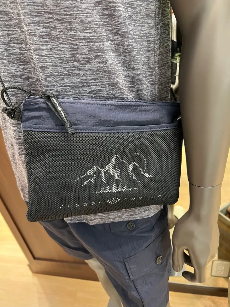 JOSEPH ABBOUD MOUNTAIN 上條 コーディネート画像