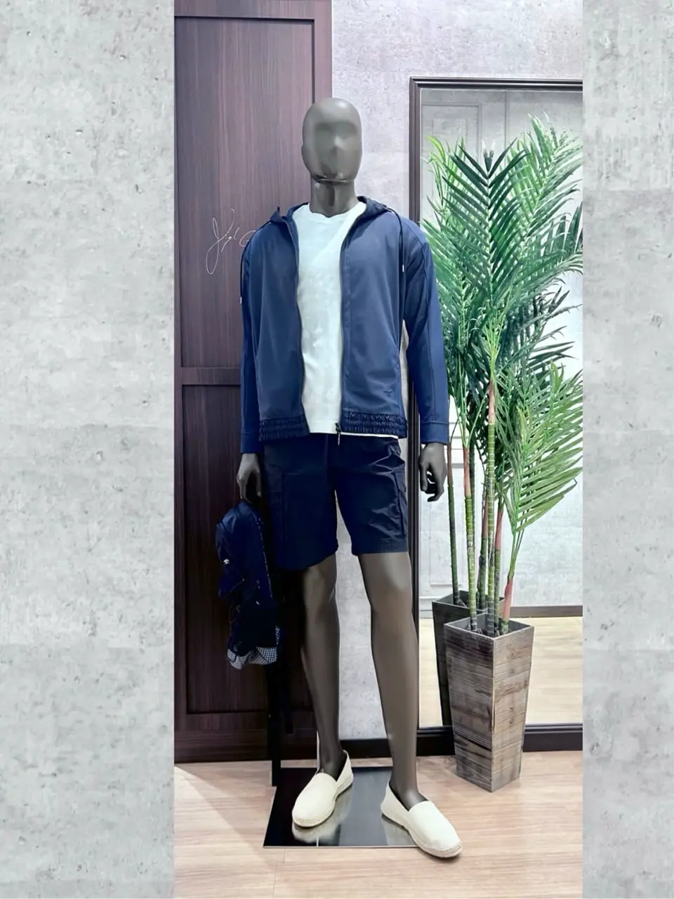 JOSEPH ABBOUD MOUNTAIN 二澤 コーディネート画像