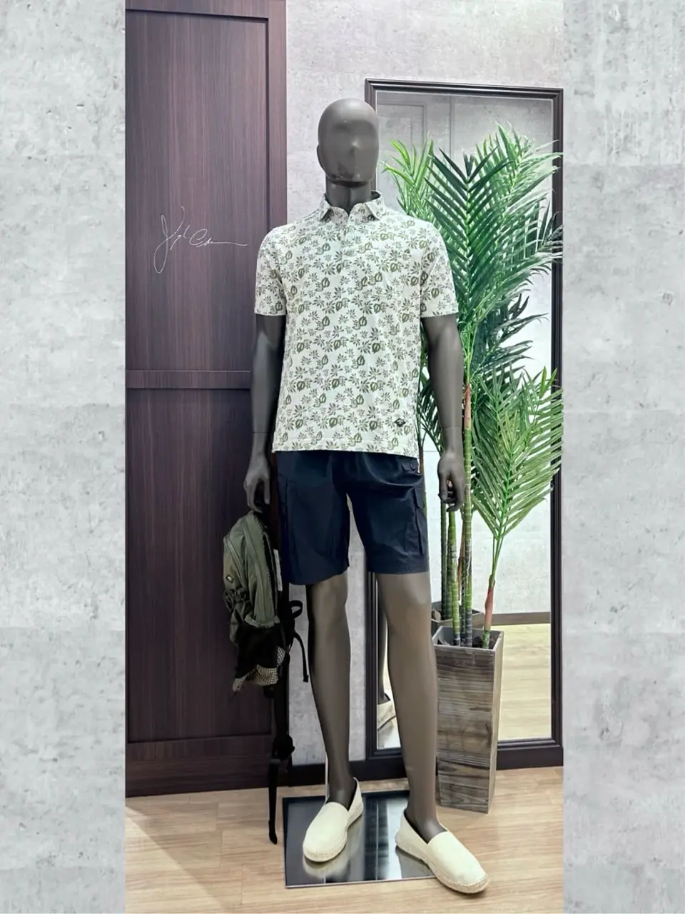 JOSEPH ABBOUD MOUNTAIN 二澤 コーディネート画像