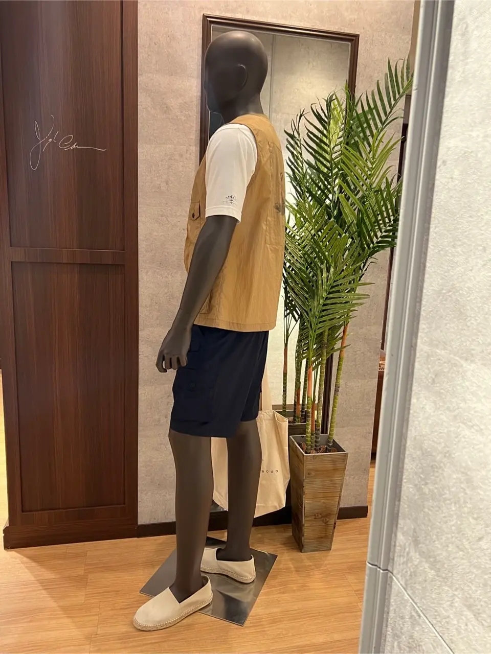 JOSEPH ABBOUD MOUNTAIN 上條 コーディネート画像