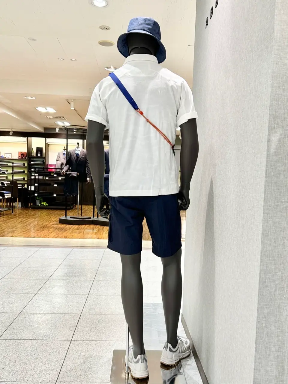 JOSEPH ABBOUD MOUNTAIN 上田 コーディネート画像