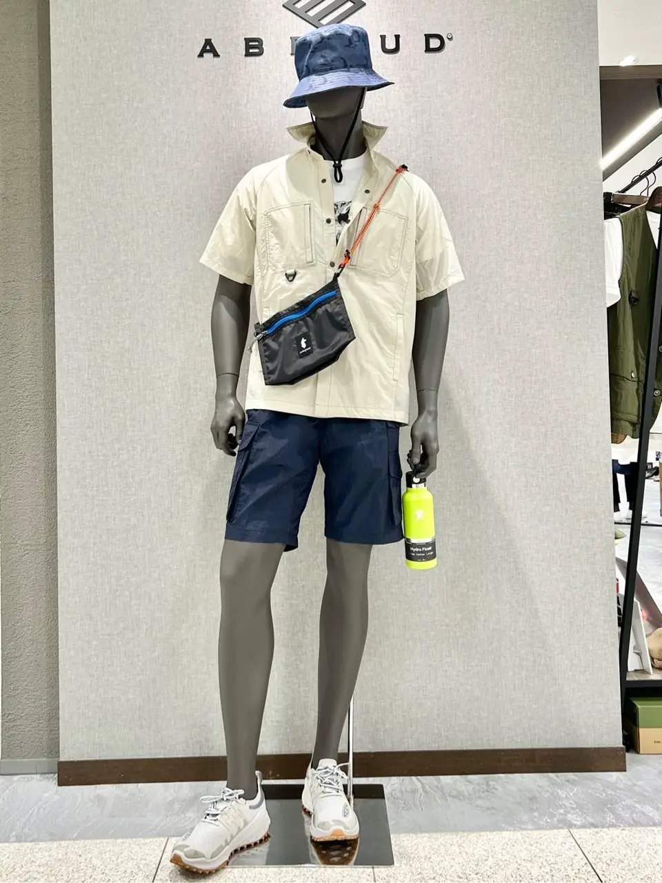 JOSEPH ABBOUD MOUNTAIN 上田 コーディネート画像