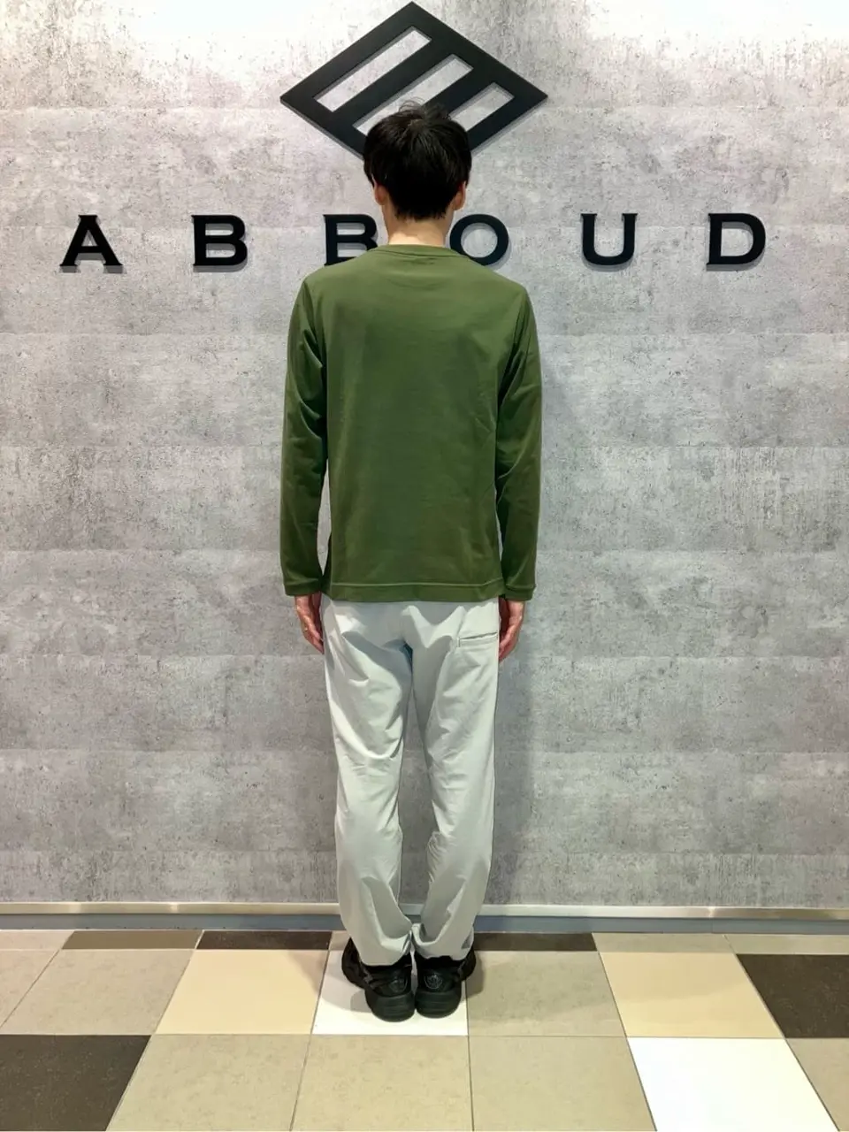JOSEPH ABBOUD MOUNTAIN 足立 コーディネート画像