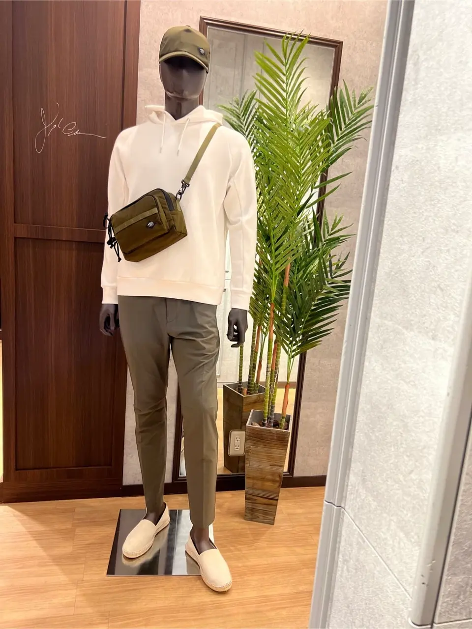 JOSEPH ABBOUD MOUNTAIN 上條 コーディネート画像