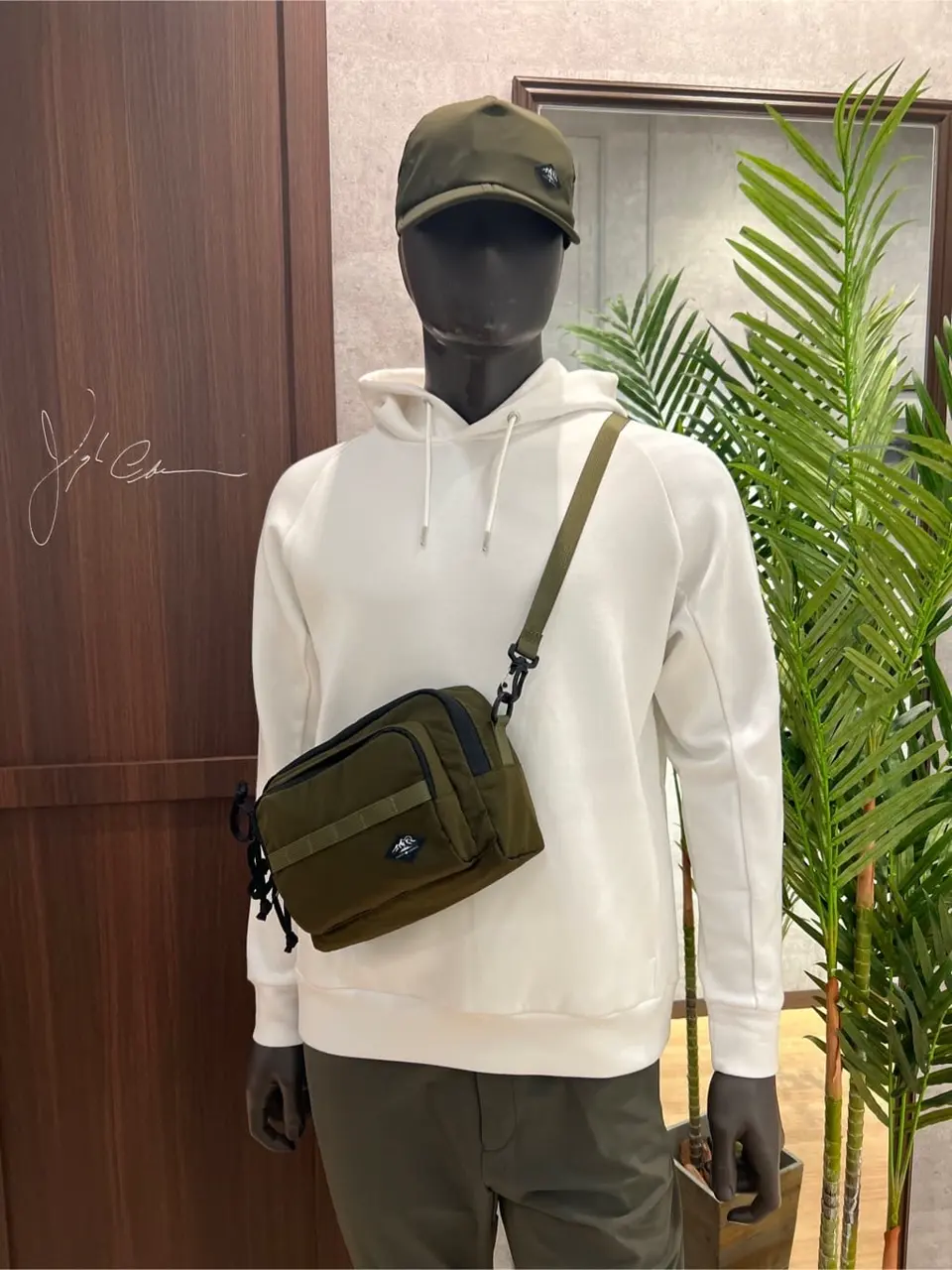 JOSEPH ABBOUD MOUNTAIN 上條 コーディネート画像