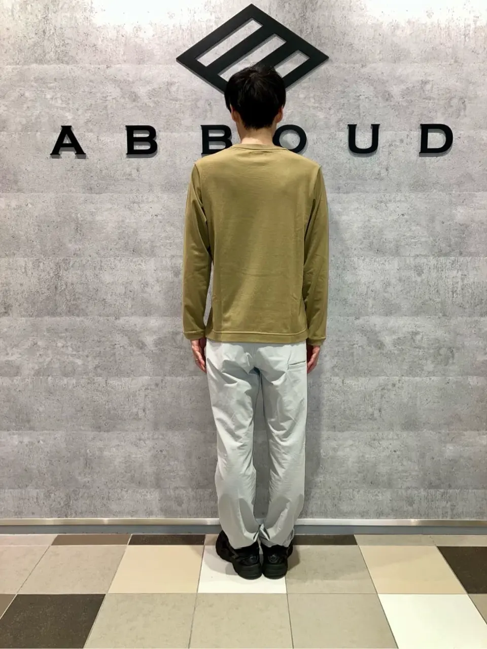 JOSEPH ABBOUD MOUNTAIN 足立 コーディネート画像