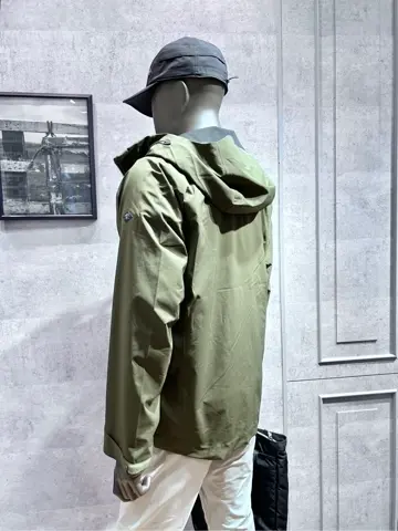 JOSEPH ABBOUD MOUNTAIN 二澤 コーディネート画像