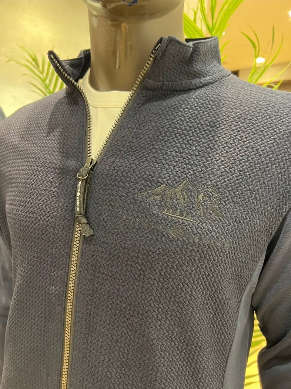 JOSEPH ABBOUD MOUNTAIN 上條 コーディネート画像