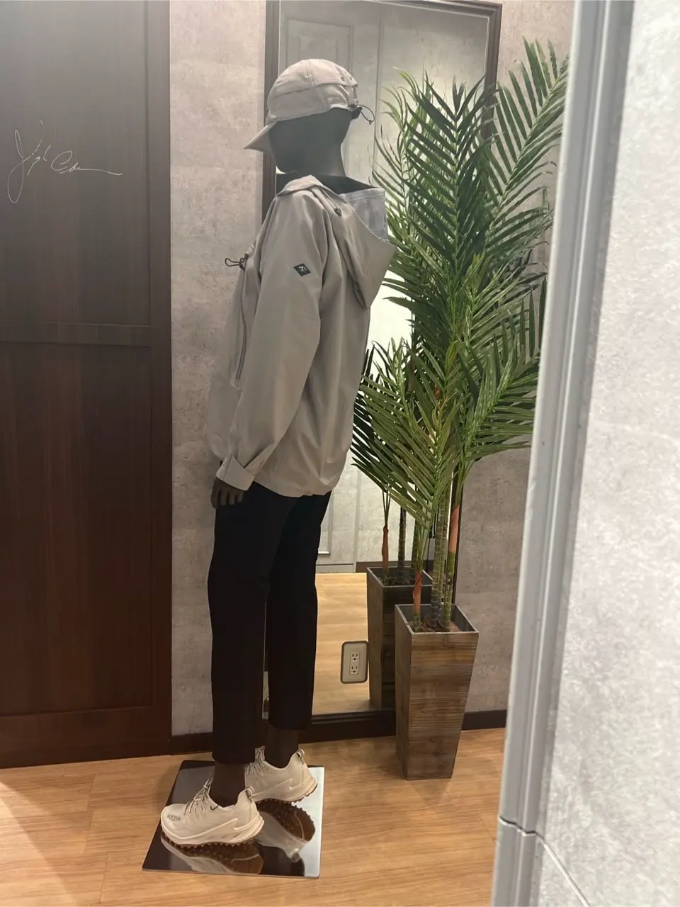 JOSEPH ABBOUD MOUNTAIN 上條 コーディネート画像