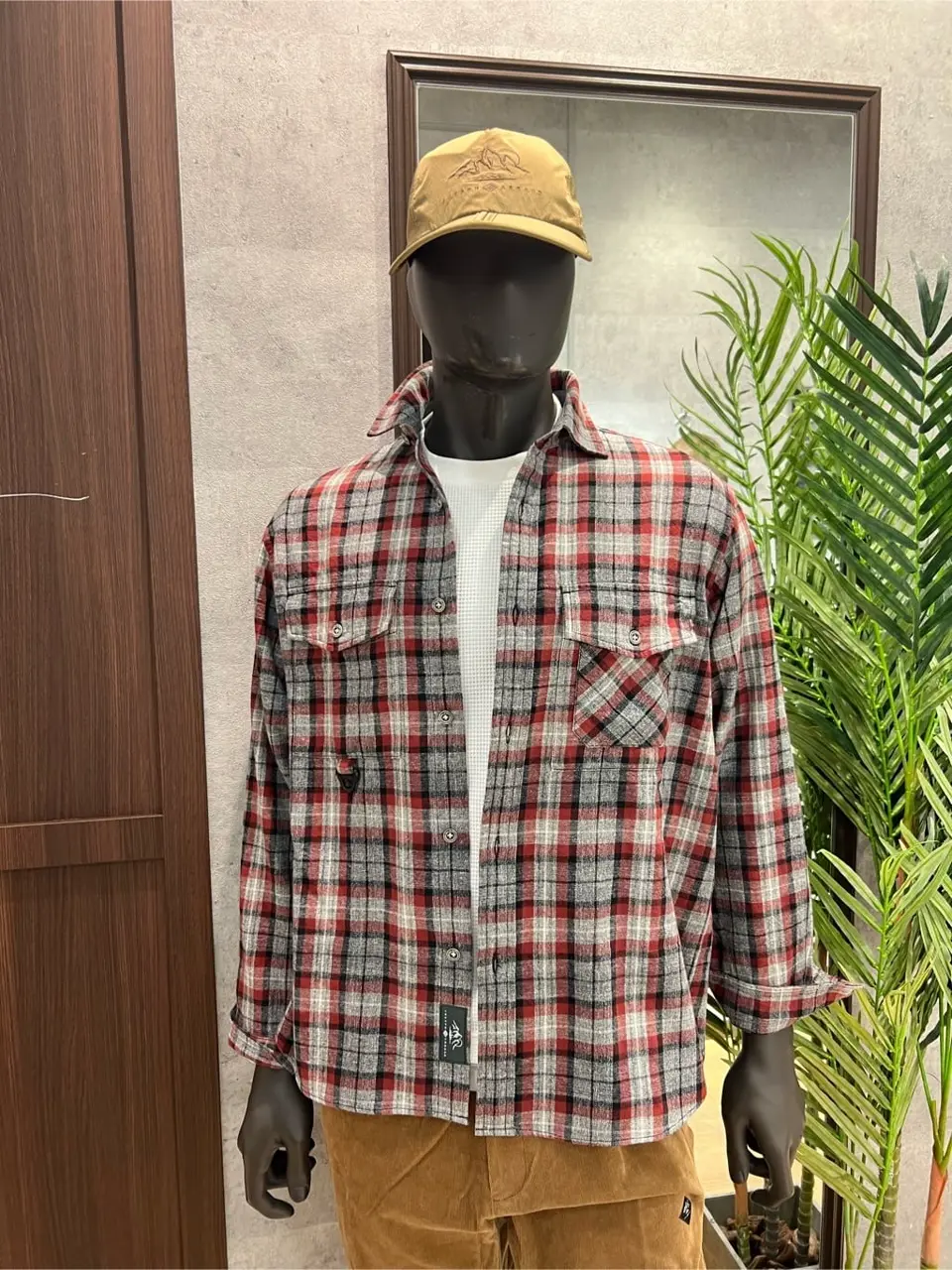 JOSEPH ABBOUD MOUNTAIN 上條 コーディネート画像