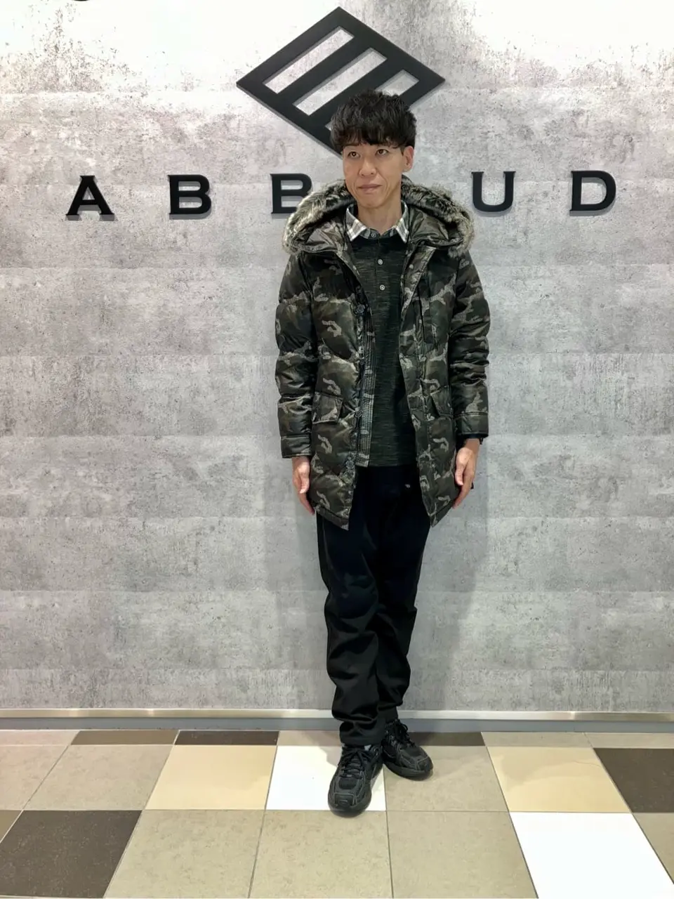 JOSEPH ABBOUD MOUNTAIN 足立 コーディネート画像