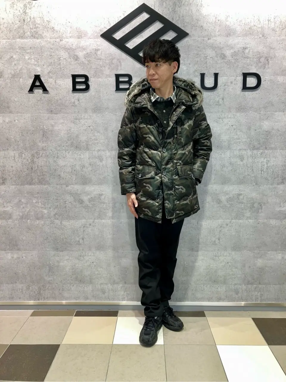 JOSEPH ABBOUD MOUNTAIN 足立 コーディネート画像