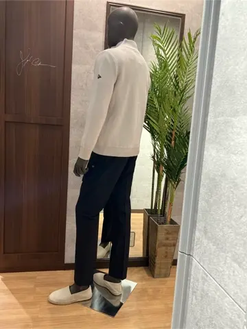 JOSEPH ABBOUD MOUNTAIN 上條 コーディネート画像