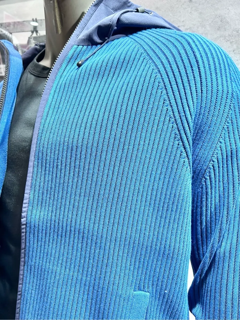 JOSEPH ABBOUD MOUNTAIN 二澤 コーディネート画像