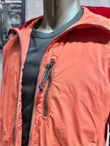 JOSEPH ABBOUD MOUNTAIN 二澤 コーディネート画像