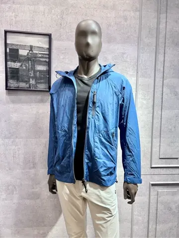 JOSEPH ABBOUD MOUNTAIN 二澤 コーディネート画像