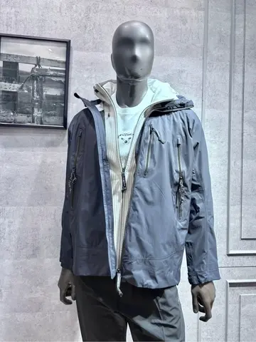 JOSEPH ABBOUD MOUNTAIN 二澤 コーディネート画像