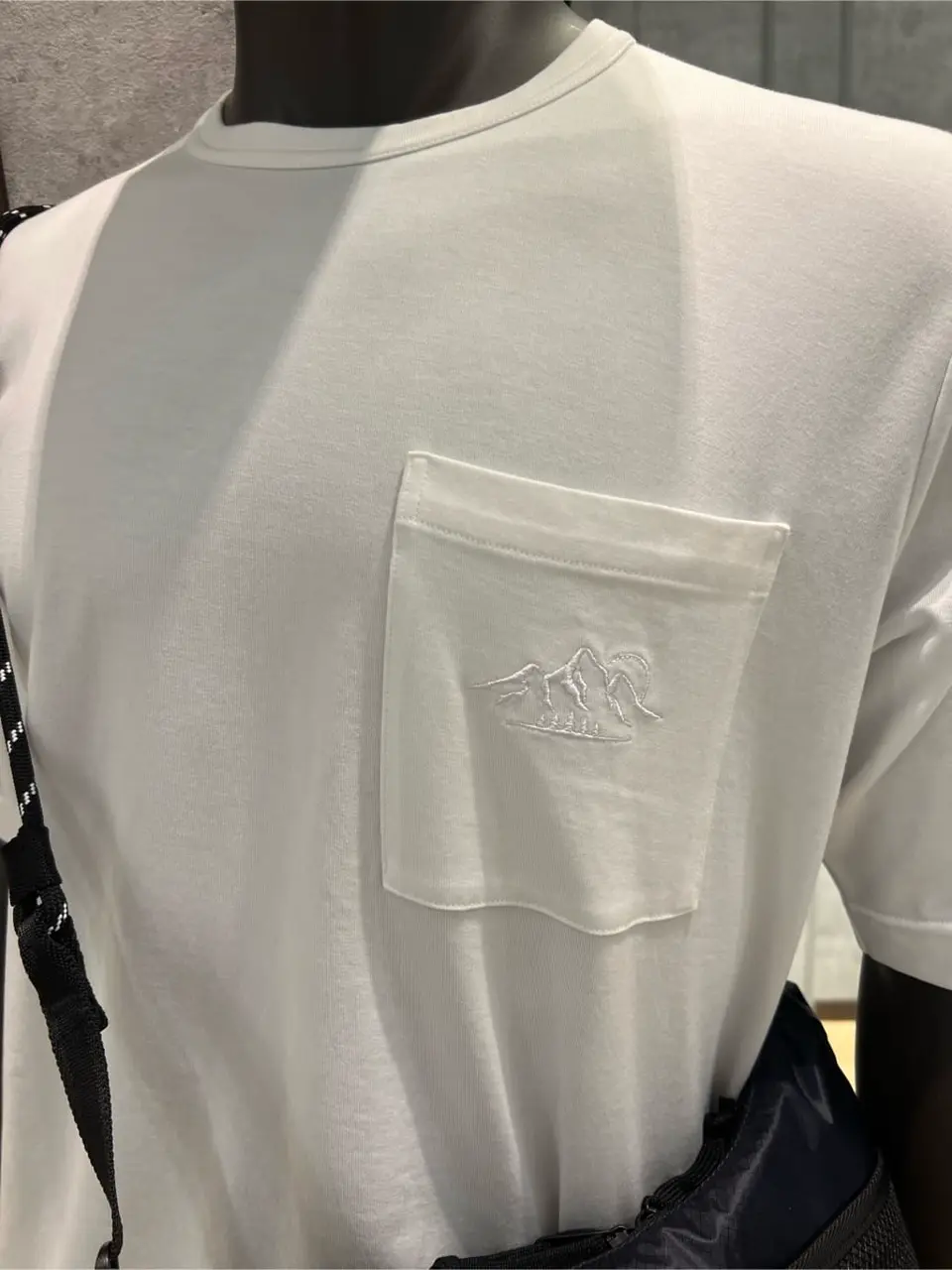 JOSEPH ABBOUD MOUNTAIN 上條 コーディネート画像