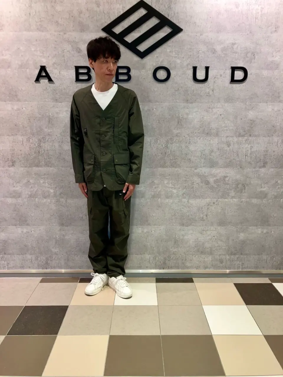 JOSEPH ABBOUD MOUNTAIN 足立 コーディネート画像