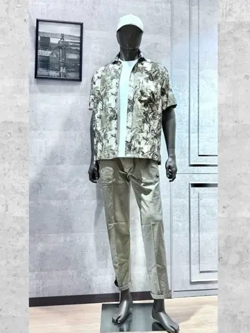 JOSEPH ABBOUD MOUNTAIN 二澤 コーディネート画像