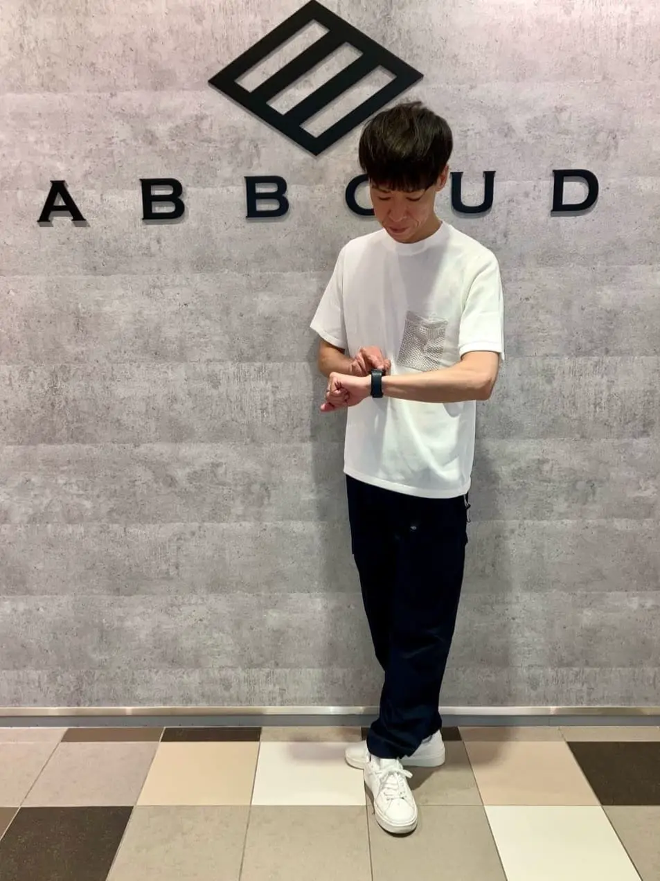 JOSEPH ABBOUD MOUNTAIN 足立 コーディネート画像