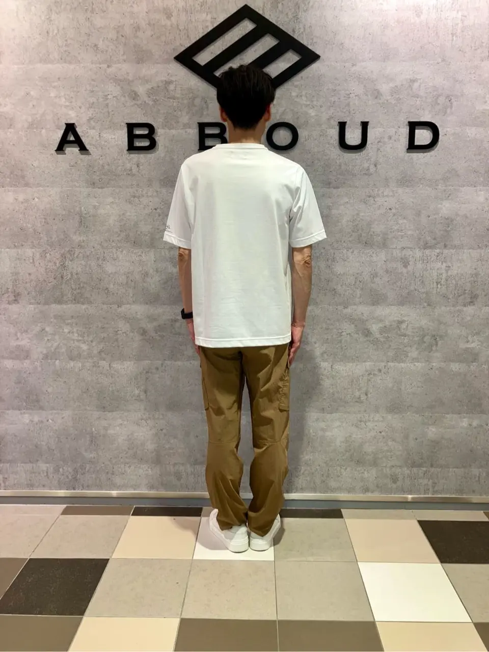 JOSEPH ABBOUD MOUNTAIN 足立 コーディネート画像