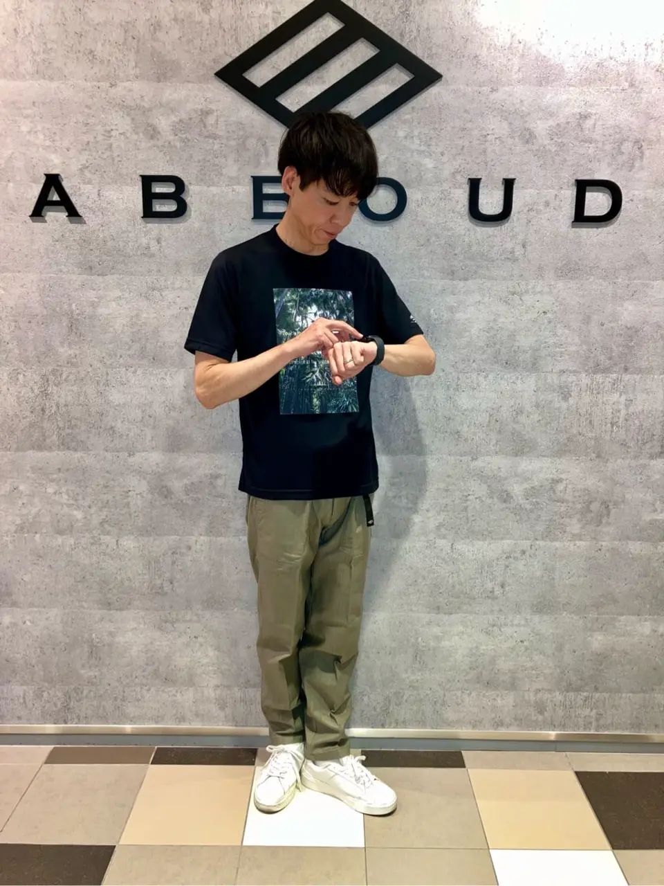 JOSEPH ABBOUD MOUNTAIN 足立 コーディネート画像