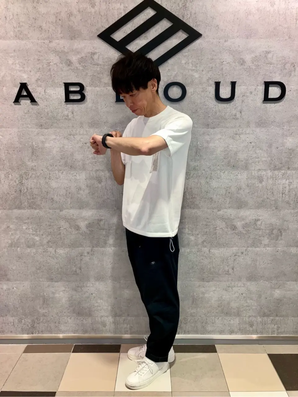 JOSEPH ABBOUD MOUNTAIN 足立 コーディネート画像