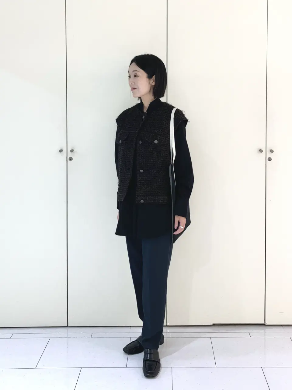 未使用級 iCB パンツスーツ上下 L ネイビー ノーカラー ストレッチ 未使用級 iCB パンツスーツ上下 L ネイビー ノーカラー