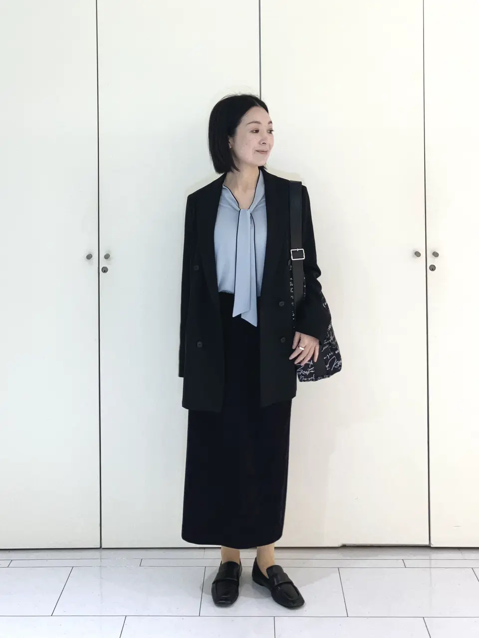 ☆美品☆ICB パンツスーツ ストレッチ ジョーゼット カーキ L ICB - iCB カーキ パンツスーツの通販 by snow ❄︎｜アイ