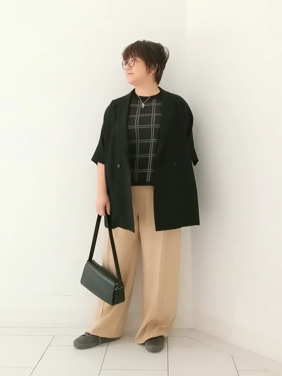  影 コーディネート画像