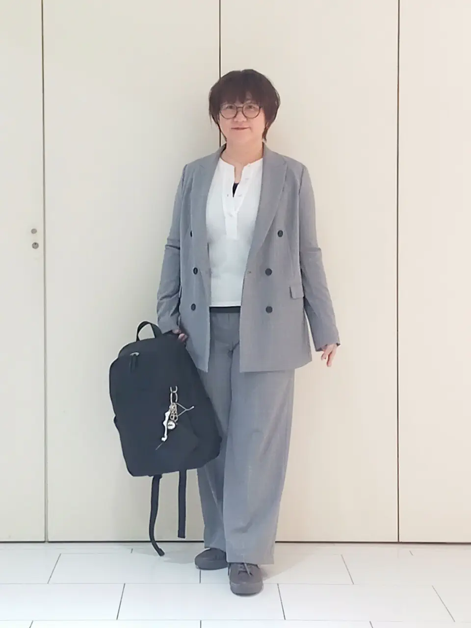  影 コーディネート画像