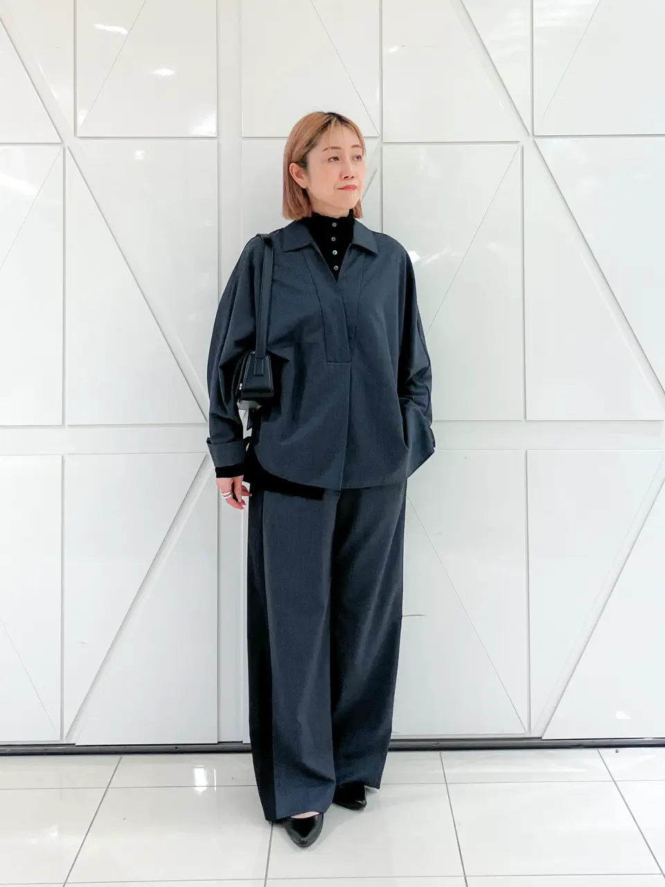 フォロー割引あり　入手困難完売品ハーフジップピステ　シャツ　黒 ICB 大阪タカシマヤ スタッフ スタッフコーディネート 2026-10-10T00