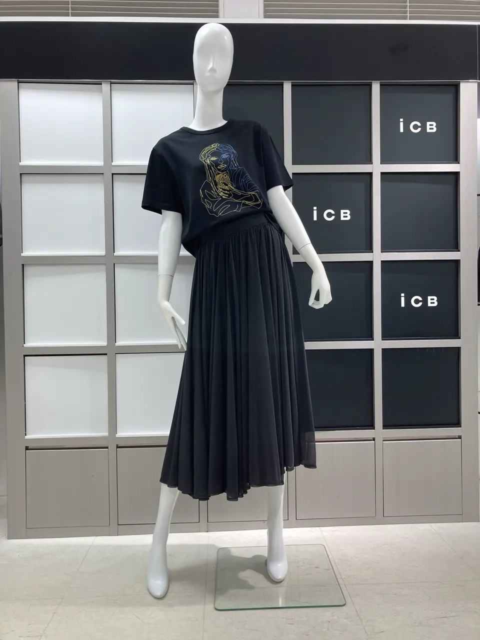  スタッフ コーディネート画像