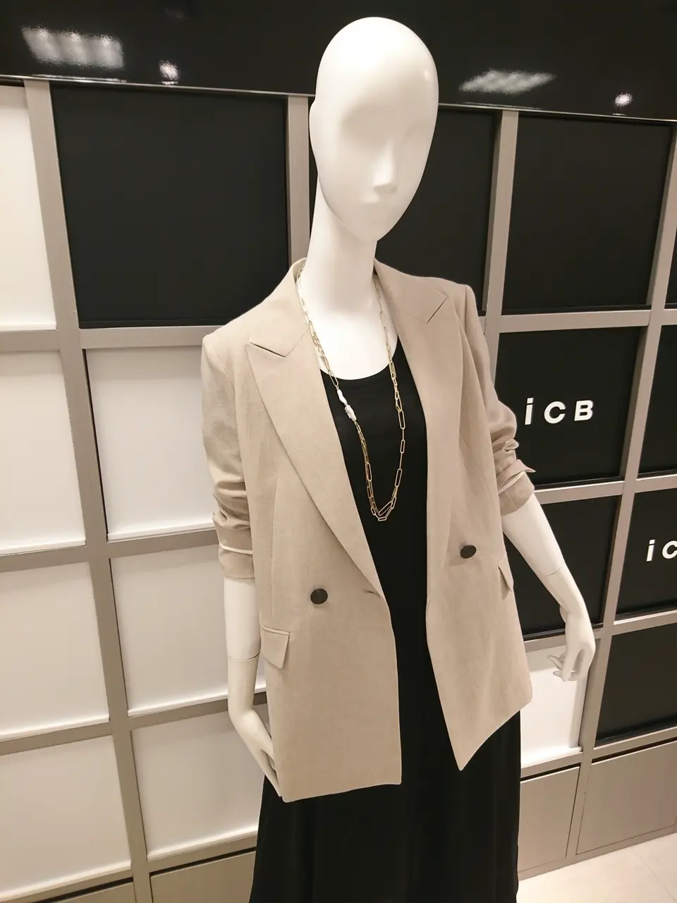 ICB スタッフ コーディネート画像