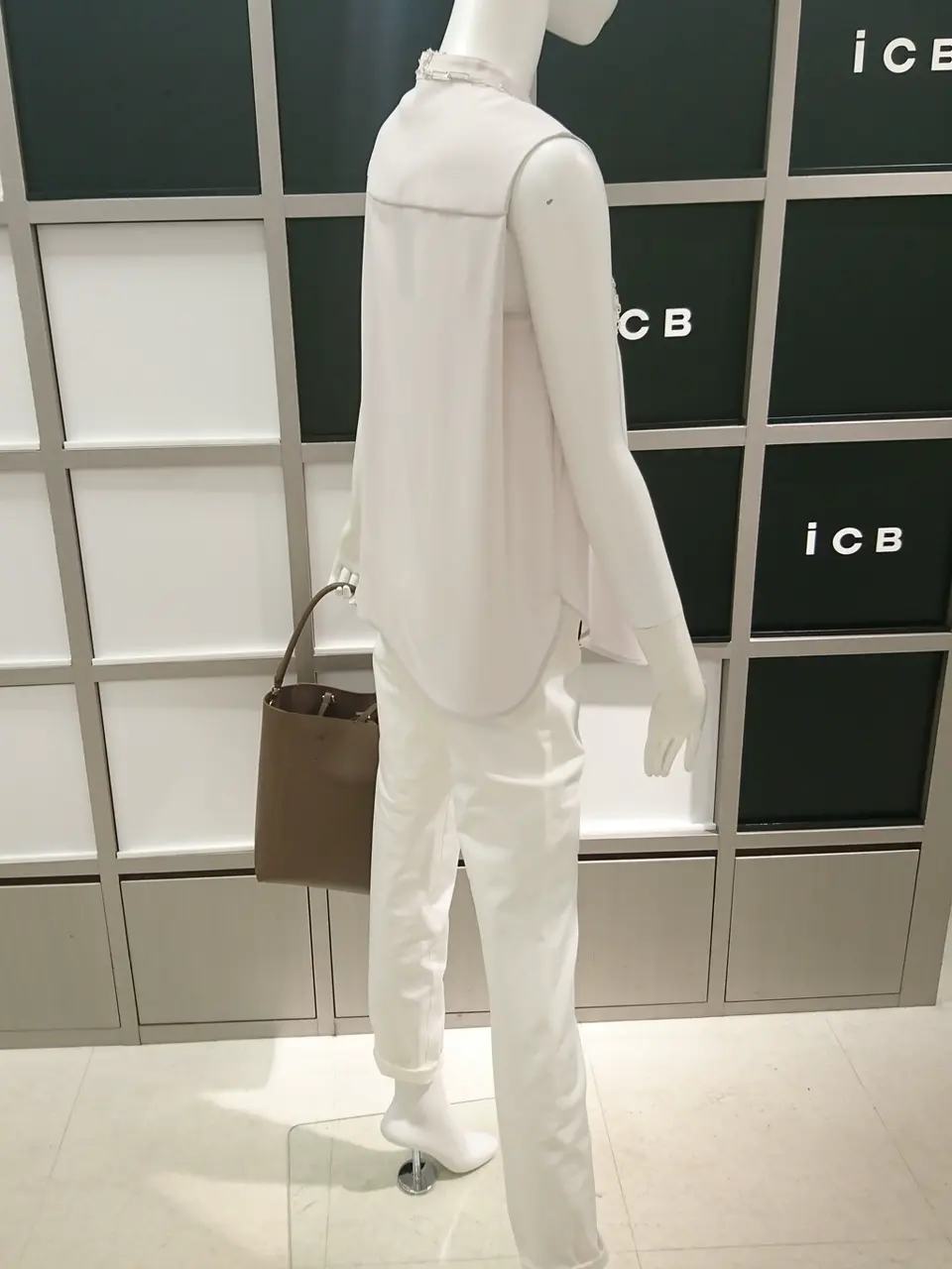 ICB スタッフ コーディネート画像