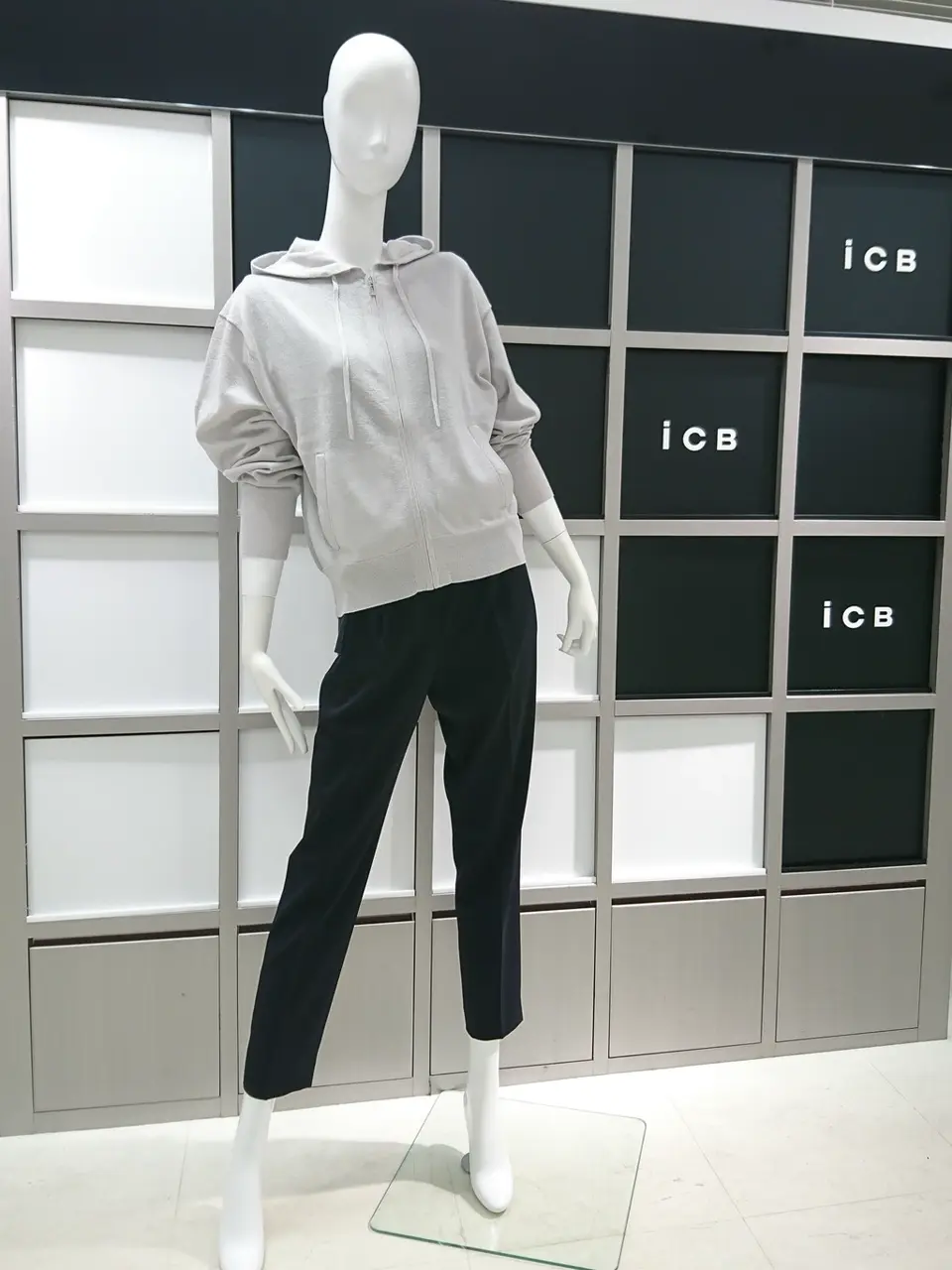 ICB スタッフ コーディネート画像