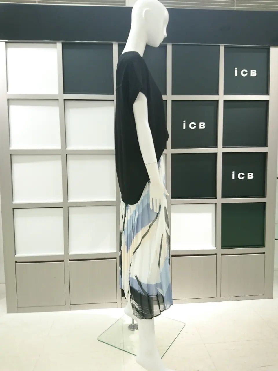 ICB スタッフ コーディネート画像