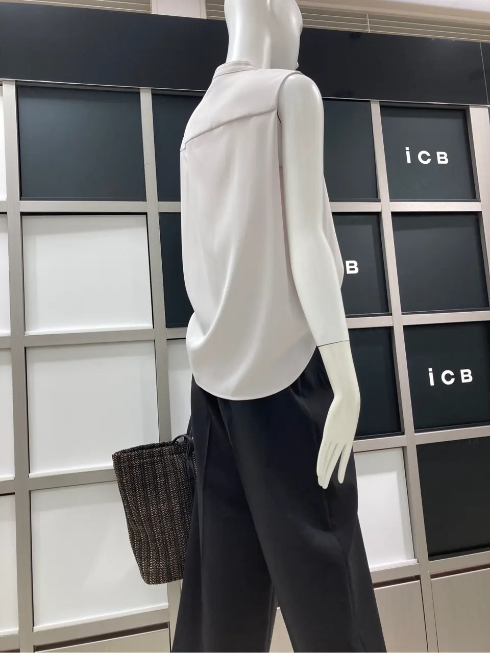 ICB スタッフ コーディネート画像