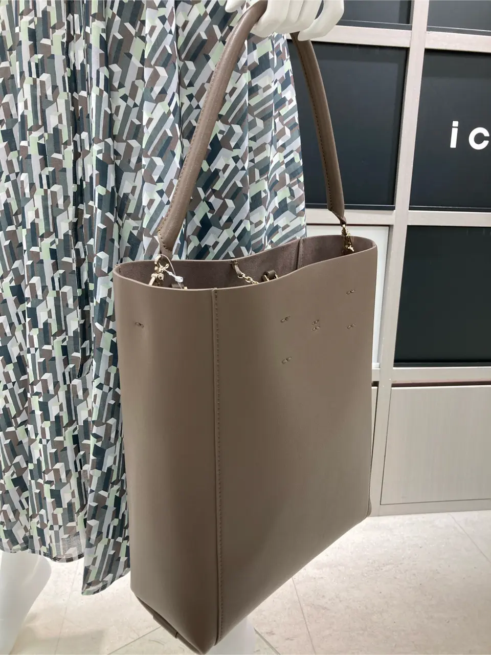 ICB スタッフ コーディネート画像