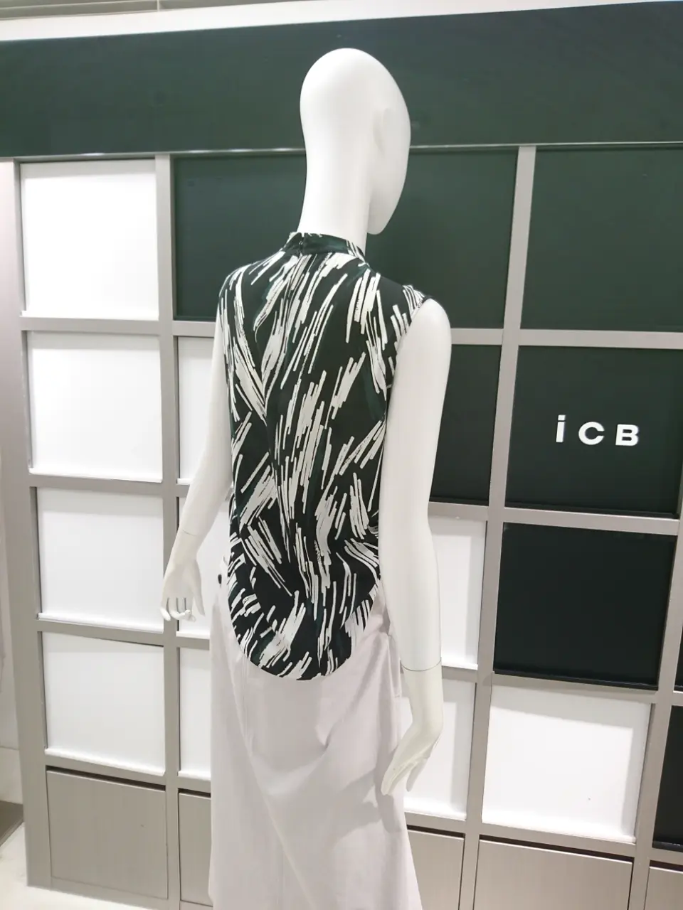 ICB スタッフ コーディネート画像