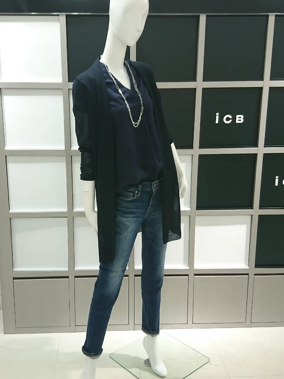 ICB スタッフ コーディネート画像