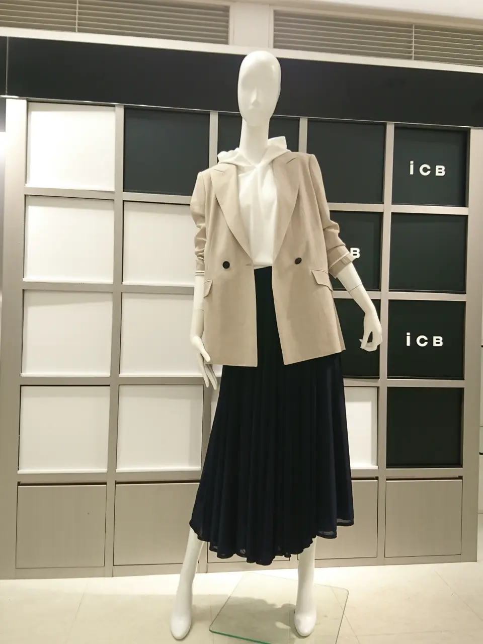 ICB スタッフ コーディネート画像