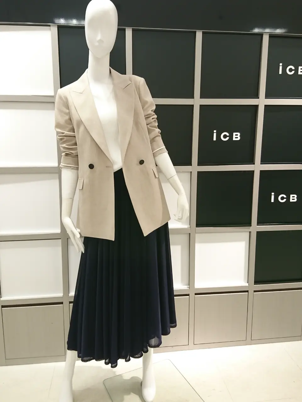 ICB スタッフ コーディネート画像