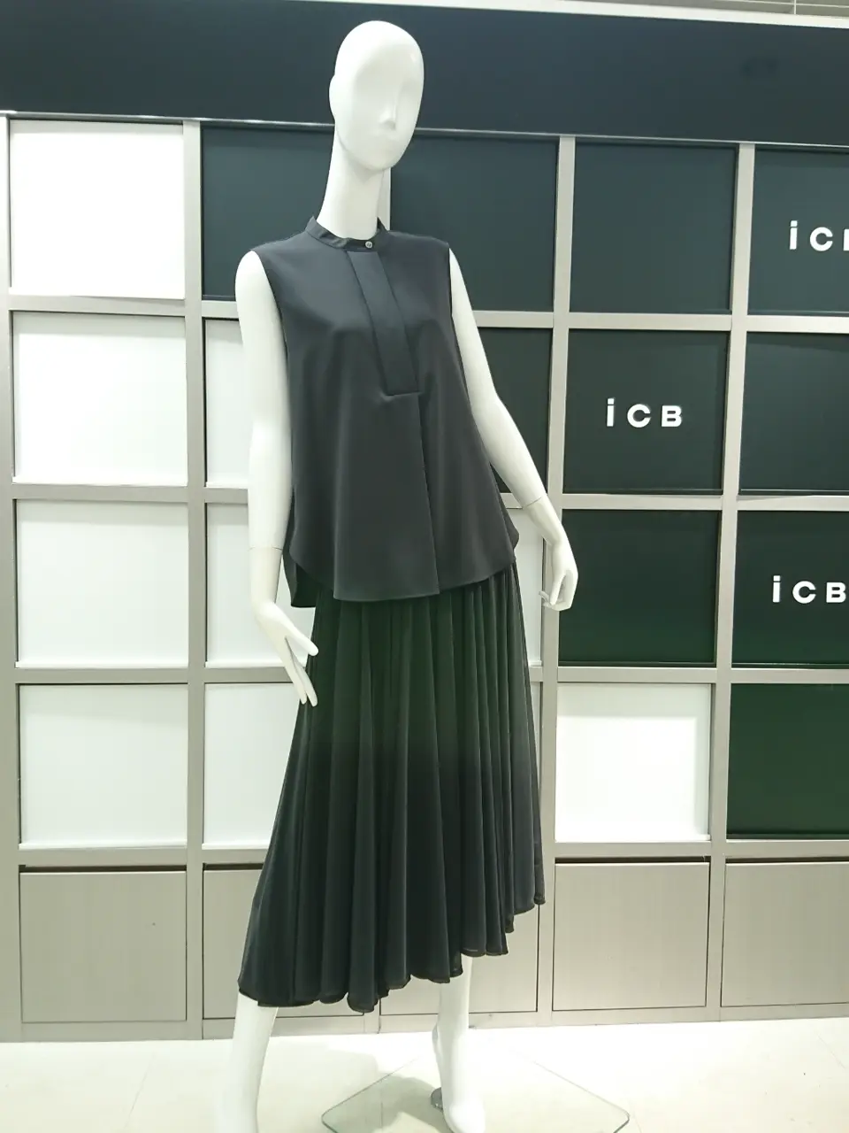 ICB スタッフ コーディネート画像